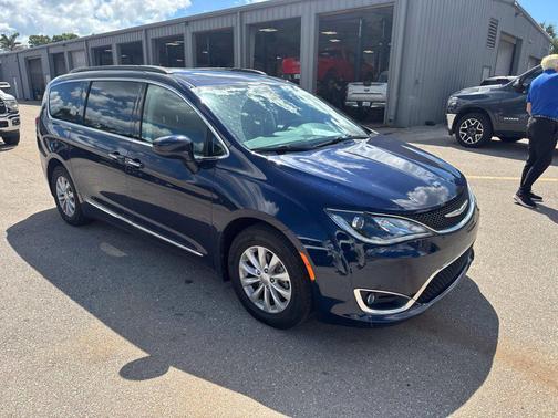 Jazz Blue Pearlcoat 2017 Chrysler Pacifica Touring-L