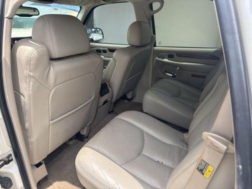 White Diamond 2004 Cadillac Escalade Base