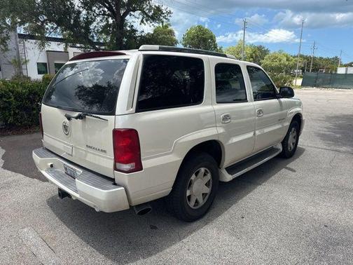 White Diamond 2004 Cadillac Escalade Base