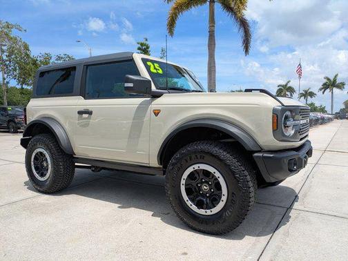 DESERT SAND 2025 Ford Bronco Badlands