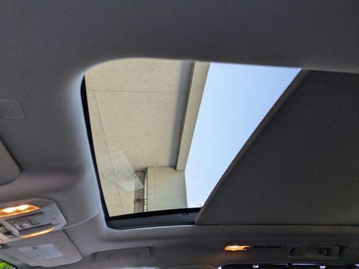 Moon Dust 2022 Toyota Highlander Platinum