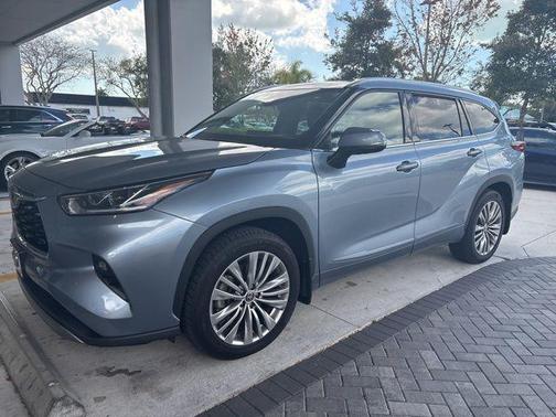 2022 Toyota Highlander Platinum