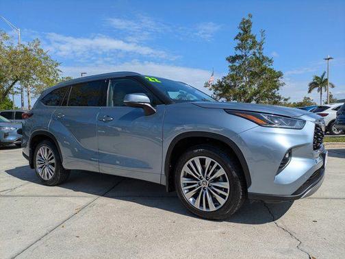 2022 Toyota Highlander Platinum