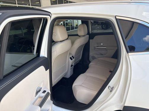 Polar White 2023 Mercedes-Benz GLA 250 Base