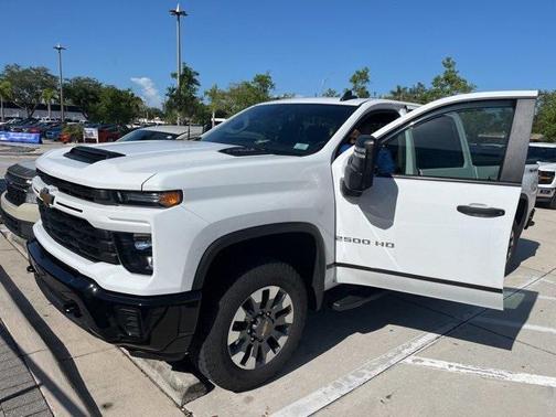 2024 Chevrolet Silverado 2500 Custom