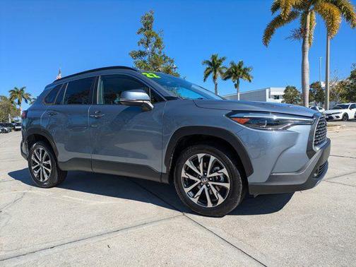 2022 Toyota Corolla Cross XLE