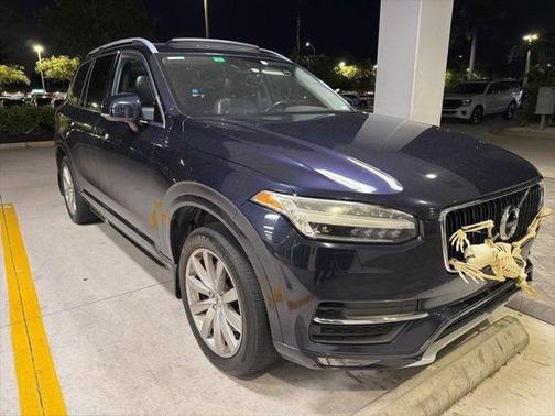 2016 Volvo XC90 T6 Momentum