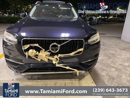 2016 Volvo XC90 T6 Momentum