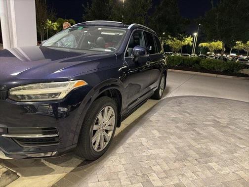 2016 Volvo XC90 T6 Momentum