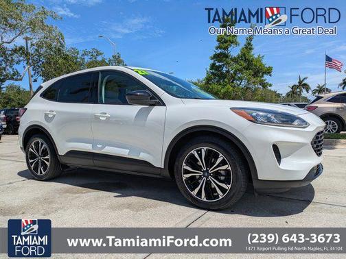 STAR WHITE METALLIC TRI-COAT 2021 Ford Escape SE