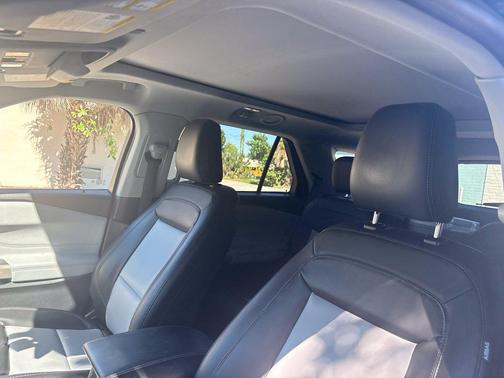 Forged Green Metallic 2022 Ford Explorer XLT