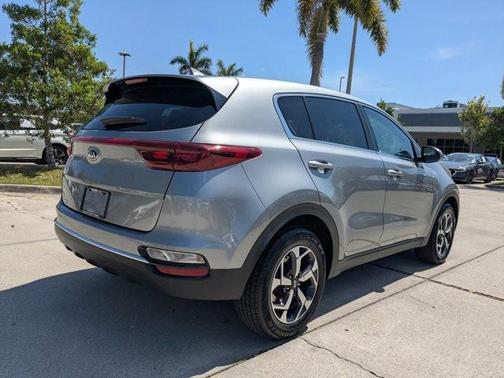 2022 Kia Sportage LX