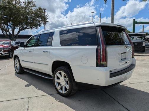 2018 Cadillac Escalade ESV Luxury