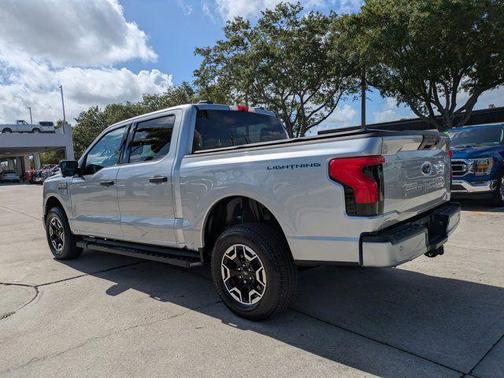 ICONIC SILVER METALLIC 2023 Ford F-150 Lightning XLT