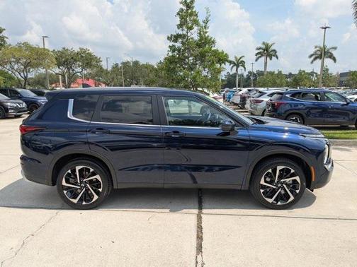 2024 Mitsubishi Outlander SE Black Edition S-AWC