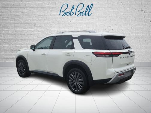 Pearl White Tricoat 2023 Nissan Pathfinder SL 4WD