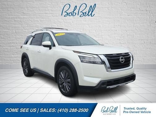 Pearl White Tricoat 2023 Nissan Pathfinder SL 4WD