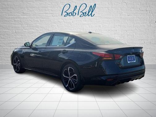 2025 Nissan Altima SR FWD