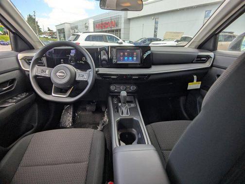 2025 Nissan Kicks S