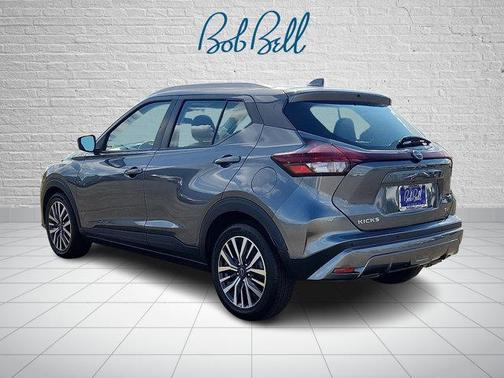 2022 Nissan Kicks SV