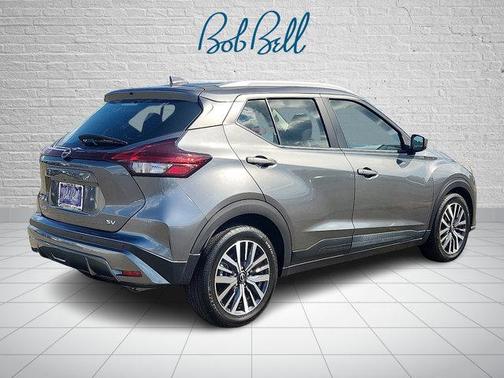 2022 Nissan Kicks SV