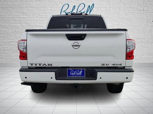 2021 Nissan Titan SV