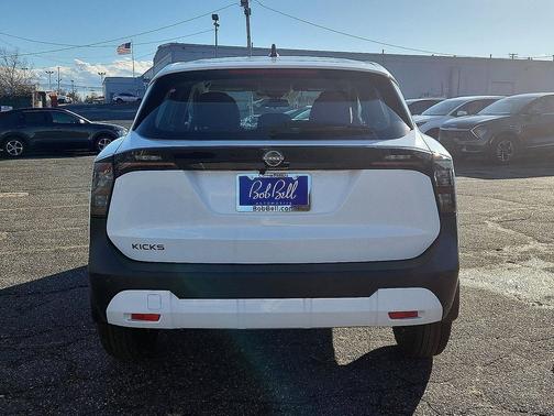 Fresh Powder 2026 Nissan Kicks S