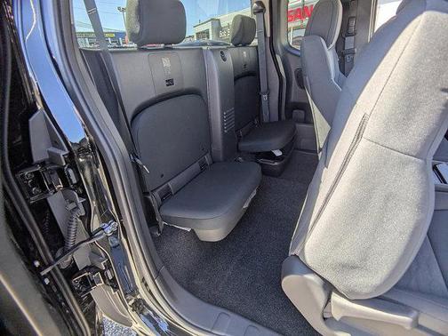 2025 Nissan Frontier S