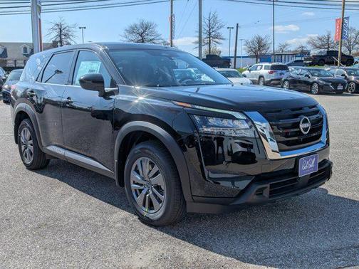 2025 Nissan Pathfinder S FWD
