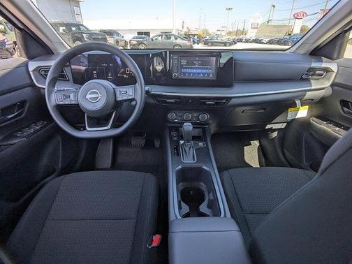 2025 Nissan Kicks S