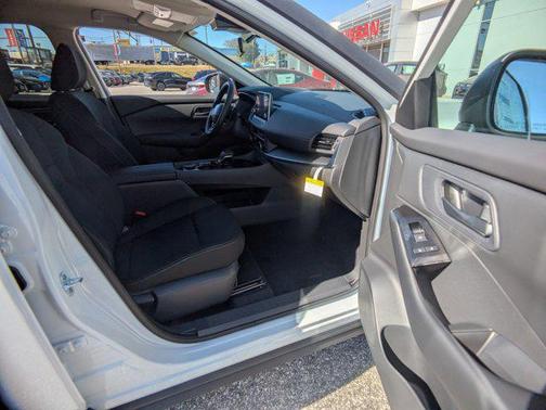 2025 Nissan Rogue S