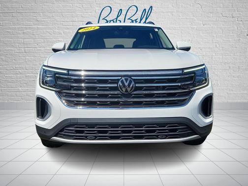 Pure White 2024 Volkswagen Atlas 2.0T SE w/Technology