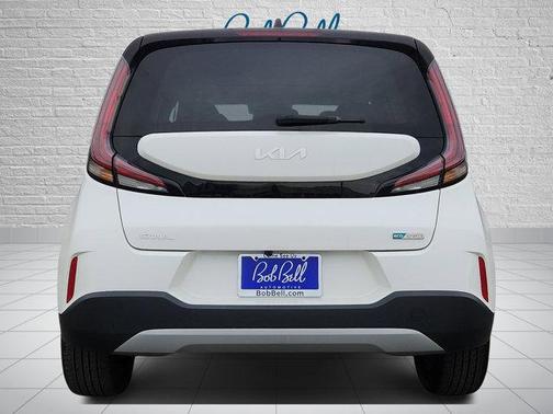 Snow White Pearl 2023 Kia Soul EX