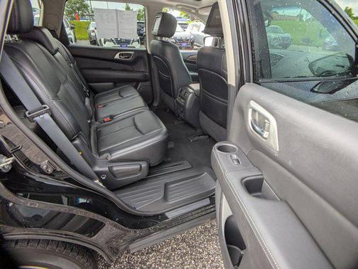 2017 Nissan Pathfinder Platinum