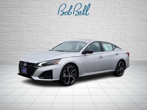 2025 Nissan Altima SR FWD