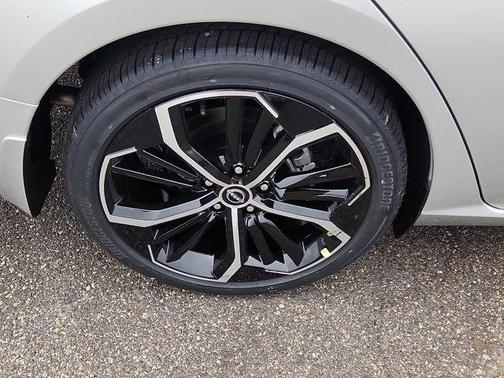 2025 Nissan Altima SR FWD