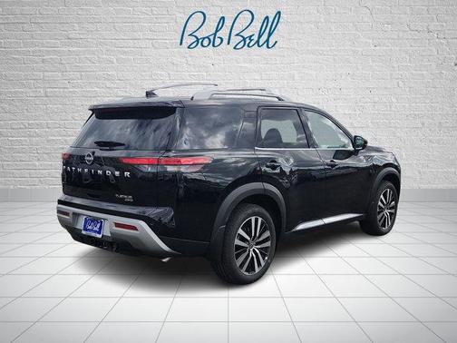 2025 Nissan Pathfinder Platinum 4WD