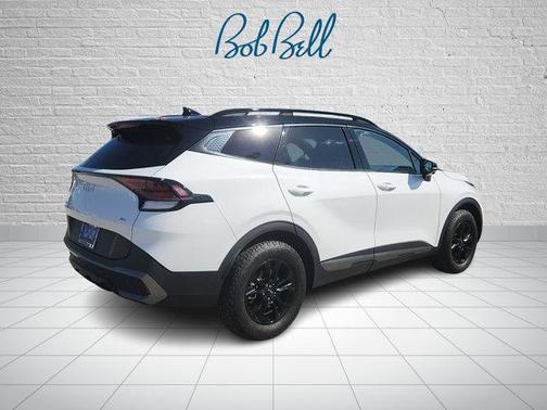 Glacier White Pearl/Ebony Black Roof 2023 Kia Sportage S