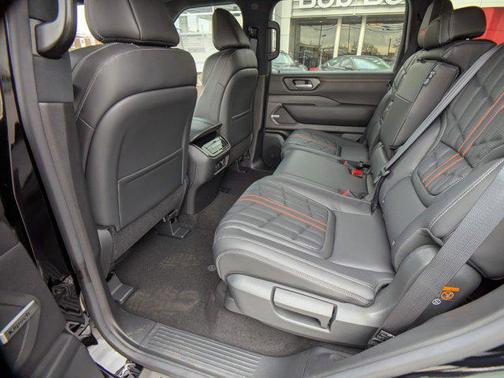 2025 Nissan Armada PRO-4X 4WD