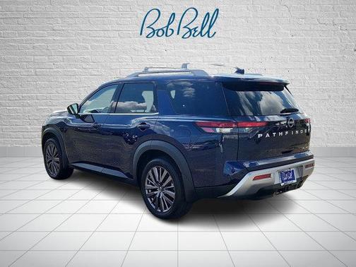 2023 Nissan Pathfinder SL 4WD