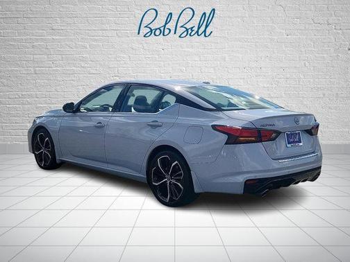 2023 Nissan Altima SR FWD