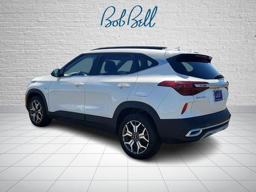 Snow White Pearl 2023 Kia Seltos EX