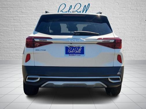 Snow White Pearl 2023 Kia Seltos EX