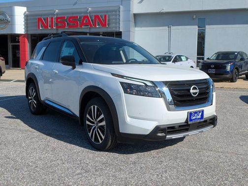 2025 Nissan Pathfinder Platinum 4WD