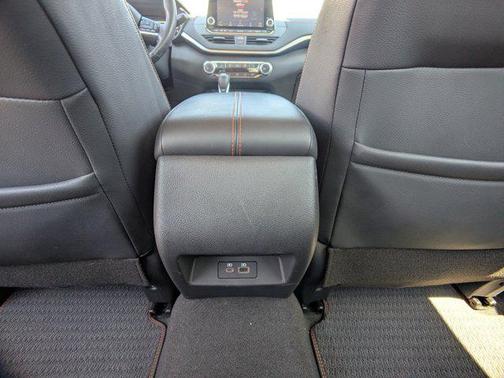 2021 Nissan Altima SR FWD