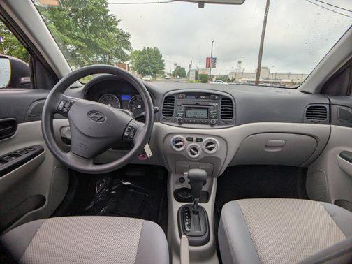 2010 Hyundai Accent GLS