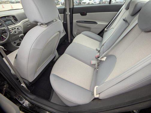 2010 Hyundai Accent GLS
