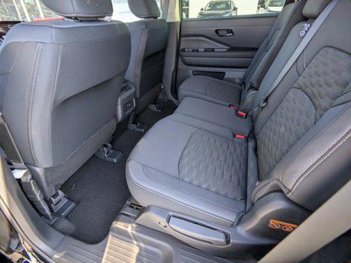 2025 Nissan Pathfinder S 4WD