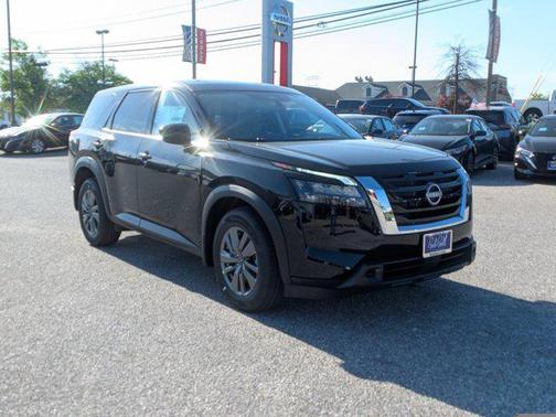 2025 Nissan Pathfinder S 4WD