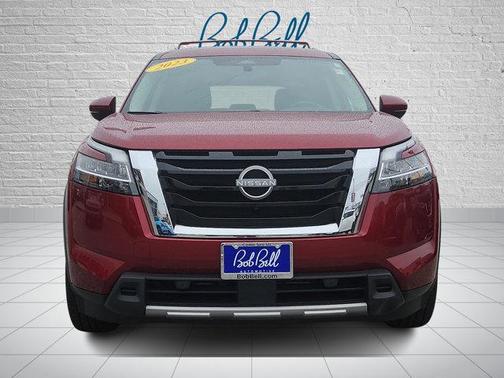 Scarlet Ember Tintcoat 2023 Nissan Pathfinder SL 4WD